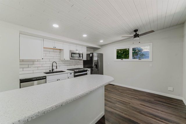 234 W 18TH AVENUE, Oshkosh, WI 54902