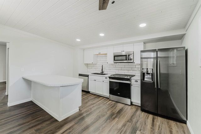 234 W 18TH AVENUE, Oshkosh, WI 54902
