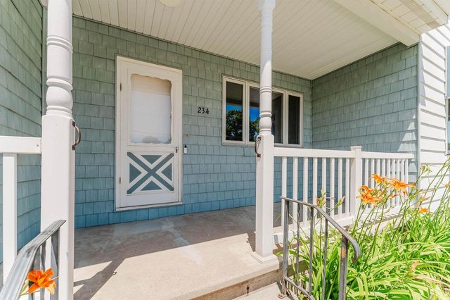 234 W 18TH AVENUE, Oshkosh, WI 54902