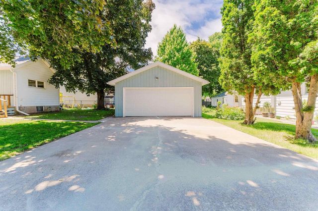 234 W 18TH AVENUE, Oshkosh, WI 54902