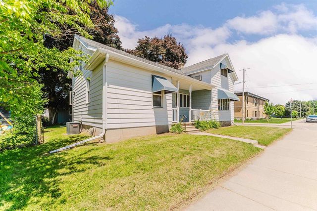 234 W 18TH AVENUE, Oshkosh, WI 54902