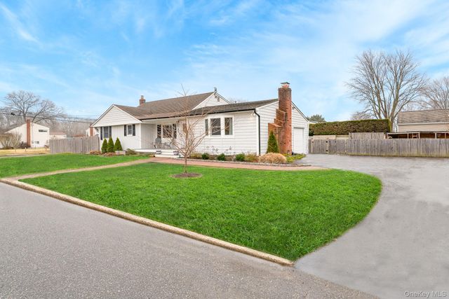 48 Butler Street, West Islip, NY 11795