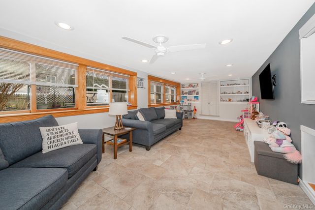 48 Butler Street, West Islip, NY 11795