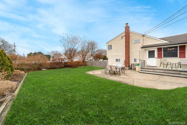 48 Butler Street, West Islip, NY 11795