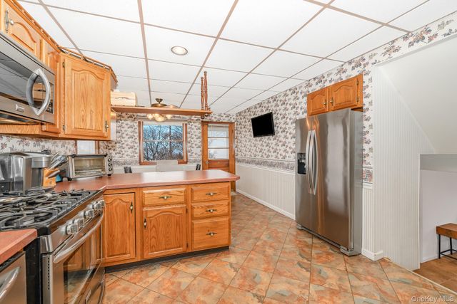 48 Butler Street, West Islip, NY 11795