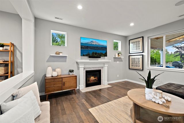 34331 SE Jacobia Street, Snoqualmie, WA 98065