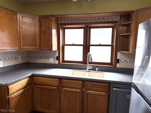 835 Albemarle Avenue, Cuyahoga Falls, OH 44221