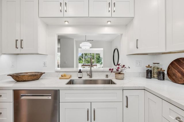 17 Thoreau Cir, Mill Valley, CA 94941