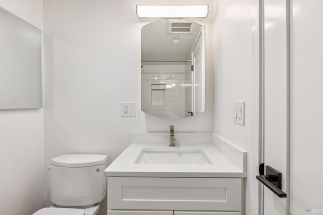 17 Thoreau Cir, Mill Valley, CA 94941