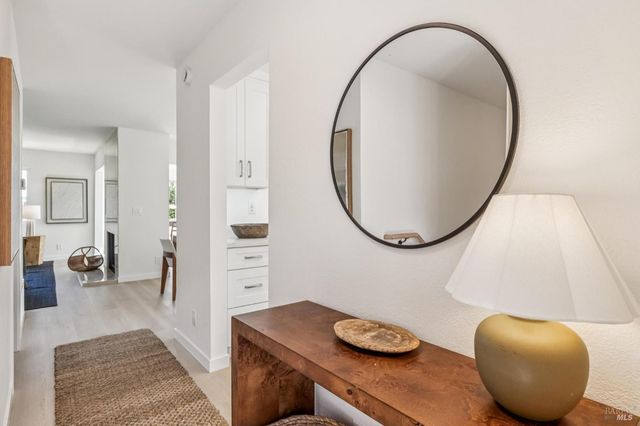 17 Thoreau Cir, Mill Valley, CA 94941