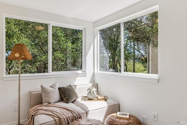 17 Thoreau Cir, Mill Valley, CA 94941