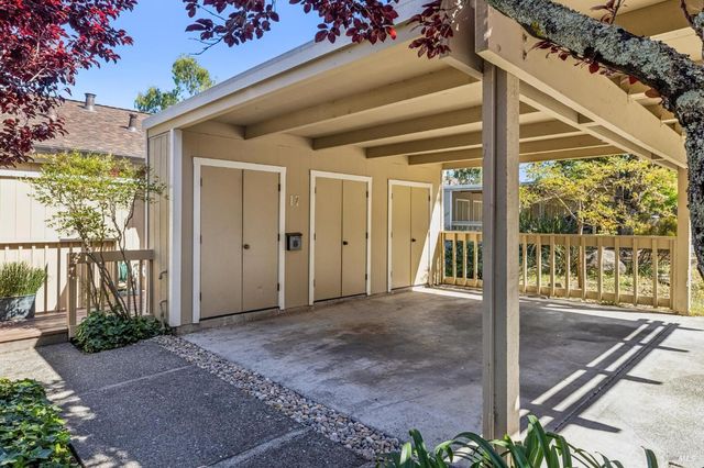 17 Thoreau Cir, Mill Valley, CA 94941