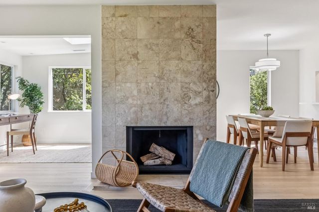 17 Thoreau Cir, Mill Valley, CA 94941