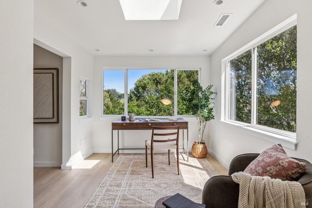 17 Thoreau Cir, Mill Valley, CA 94941