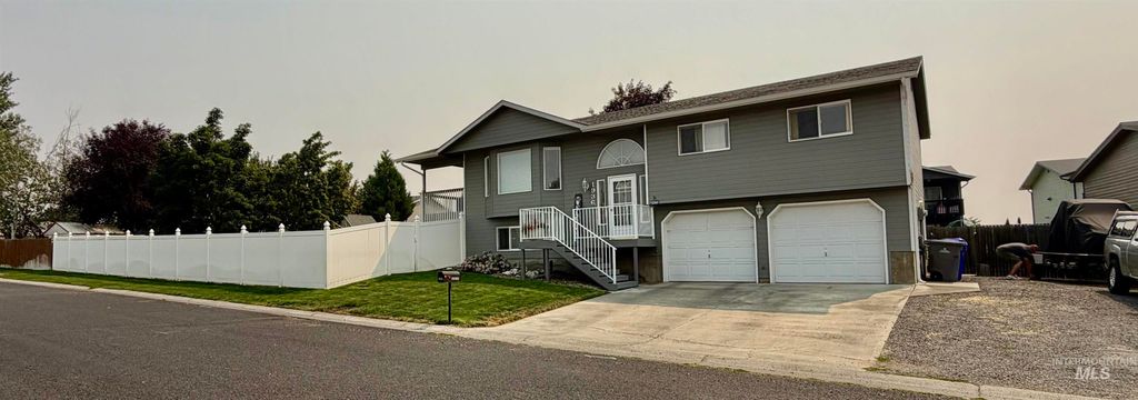 1936 Birch Ave, Lewiston, ID 83501 photo 1
