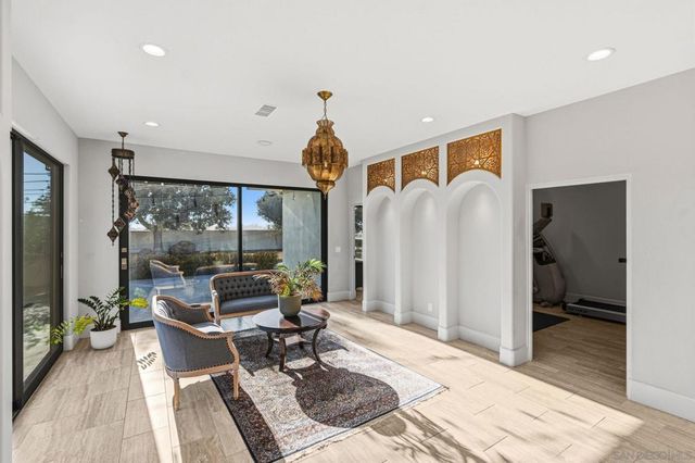 16710 Caminito De Las Palmas, San Diego, CA 92127