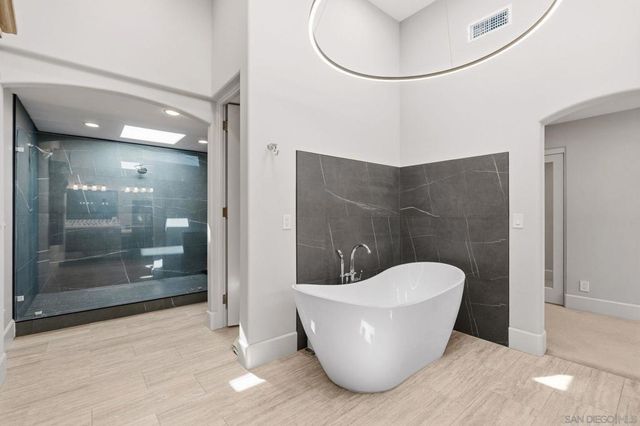 16710 Caminito De Las Palmas, San Diego, CA 92127