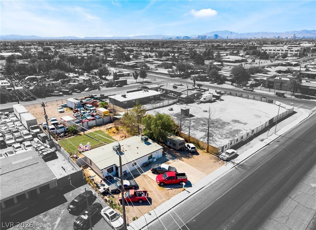 5351 East Lake Mead Boulevard, Las Vegas, NV 89156 — exterior