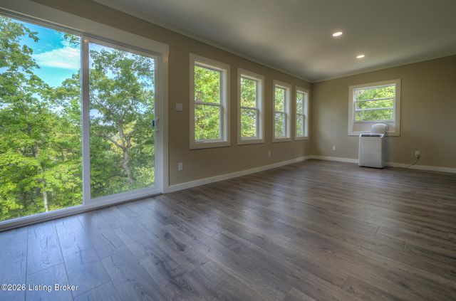 1200 Johnson Rd, Louisville, KY 40245