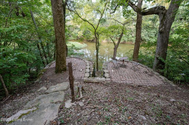 1200 Johnson Rd, Louisville, KY 40245