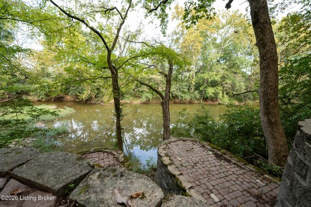1200 Johnson Rd, Louisville, KY 40245