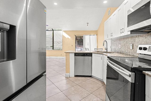 4134 NW 2nd Lane, Delray Beach, FL 33445