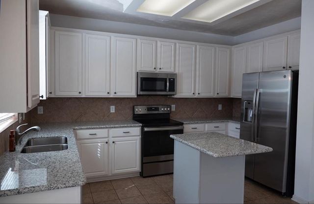 102 N Queenscliff Circle, Spring, TX 77382