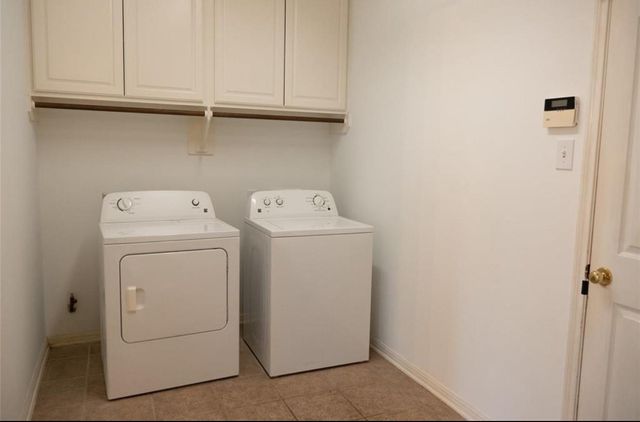 102 N Queenscliff Circle, Spring, TX 77382