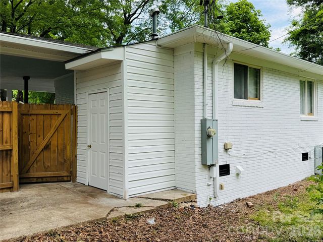 1211 Campus Street, Charlotte, NC 28216