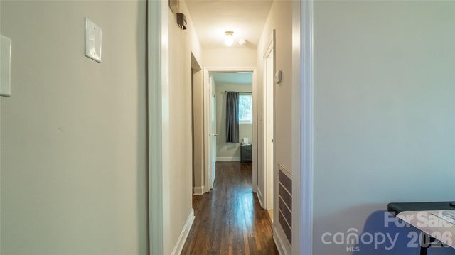 1211 Campus Street, Charlotte, NC 28216