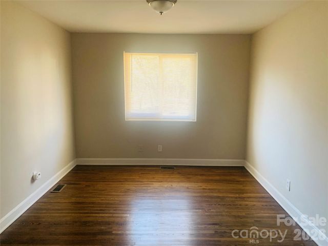 1211 Campus Street, Charlotte, NC 28216