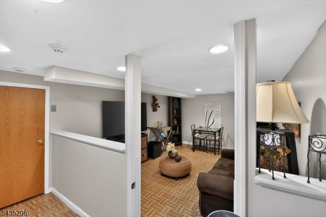 128 White Oak Ter, Belleville Twp., NJ 07109