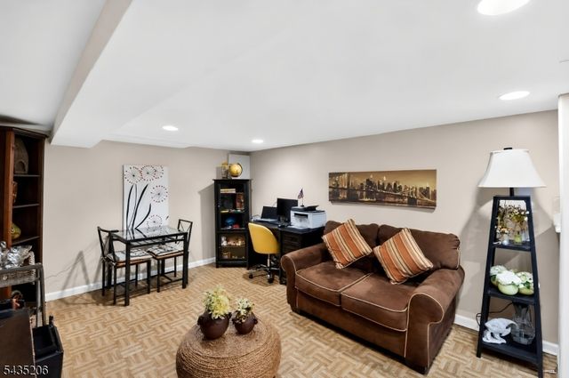 128 White Oak Ter, Belleville Twp., NJ 07109