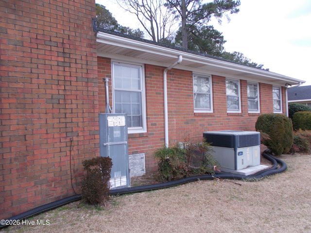 1606 Hardee Road, Kinston, NC 28504