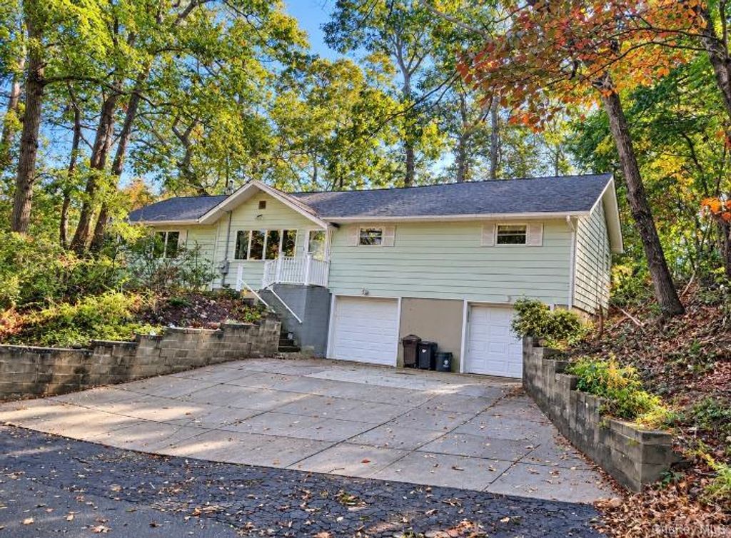 140 Hallock Landing Road, Rocky Point, NY 11778 — exterior