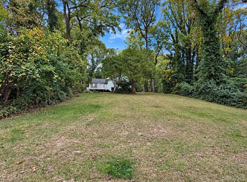 140 Hallock Landing Road, Rocky Point, NY 11778 — photo 3
