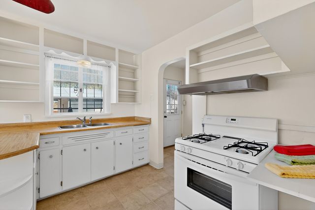 2615 McEarl Avenue SE, Albuquerque, NM 87106