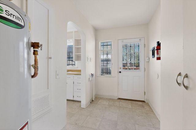 2615 McEarl Avenue SE, Albuquerque, NM 87106