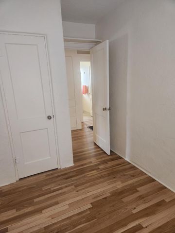 2615 McEarl Avenue SE, Albuquerque, NM 87106