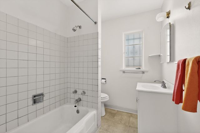 2615 McEarl Avenue SE, Albuquerque, NM 87106