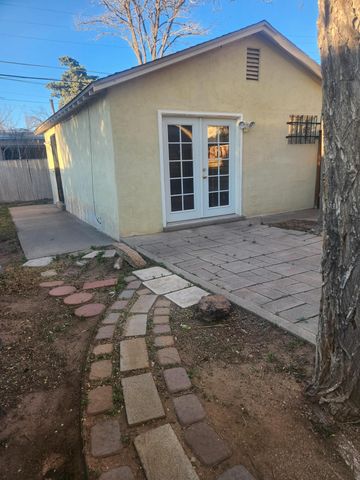 2615 McEarl Avenue SE, Albuquerque, NM 87106