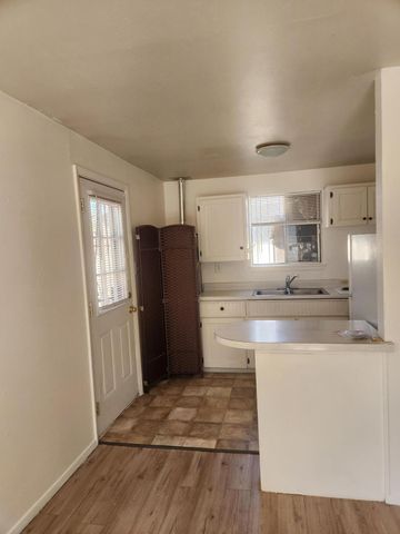 2615 McEarl Avenue SE, Albuquerque, NM 87106