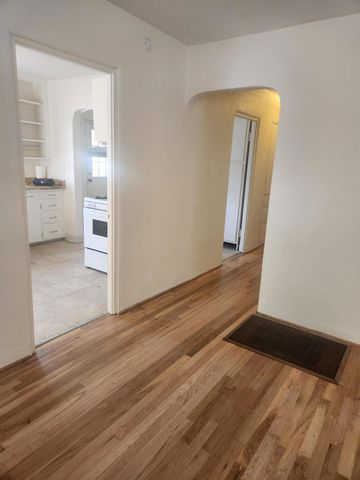 2615 McEarl Avenue SE, Albuquerque, NM 87106