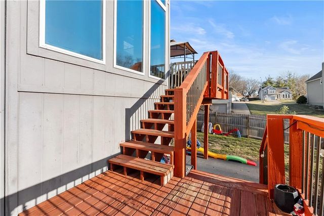 1309 NE Chowning Drive, Kansas City, MO 64155