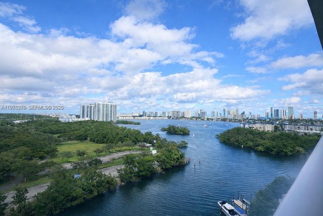 16385 Biscayne Blvd 1102, North Miami Beach, FL 33160