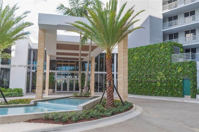 16385 Biscayne Blvd 1102, North Miami Beach, FL 33160