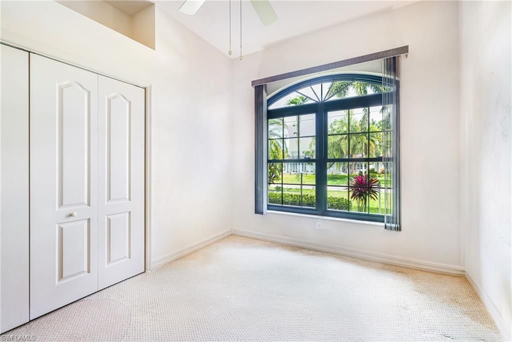 Image 14 of property listing at 2510 SE 23rd PL, Cape Coral, FL 33904