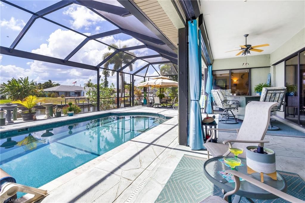 Image 35 of property listing at 2510 SE 23rd PL, Cape Coral, FL 33904