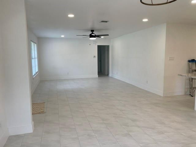 109 Del Monte Lane, Highlands, TX 77562