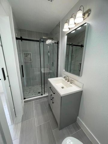109 Del Monte Lane, Highlands, TX 77562